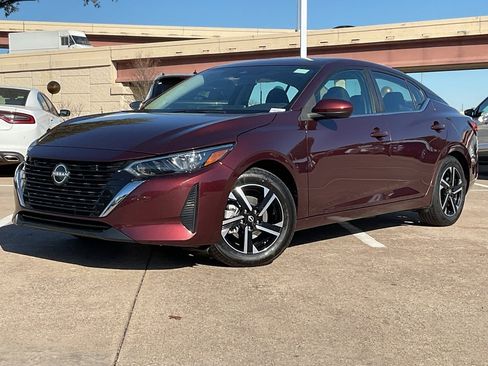 Used 2024 Nissan Sentra SV image 2