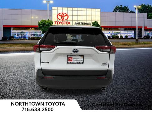 Used 2024 Toyota RAV4 XLE image 18