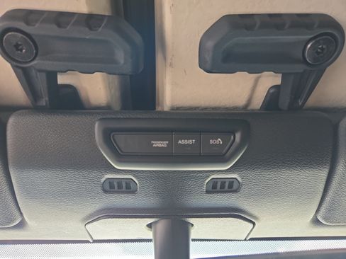 Used 2021 Jeep Wrangler Unlimited Sport AWD/4WD image 21