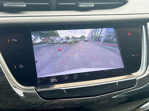 Used 2022 Cadillac XT6 Premium Luxury FWD image 14