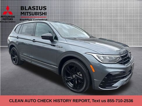 Used 2023 Volkswagen Tiguan SE R-Line AWD/4WD image 3