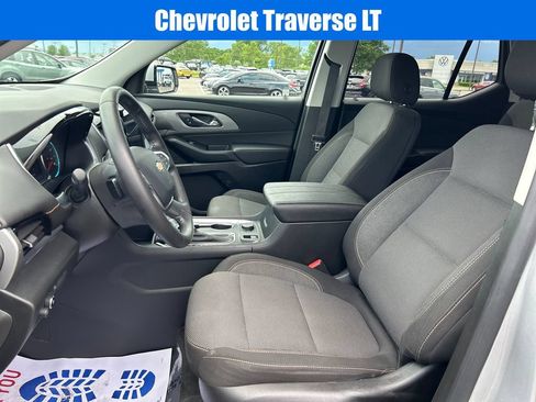 Used 2020 Chevrolet Traverse LT FWD image 17