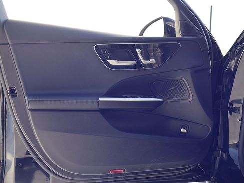 Used 2023 Mercedes-Benz C 300 Sedan image 13