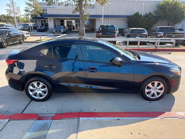 Used 2017 MAZDA MAZDA3 Sport FWD image 4