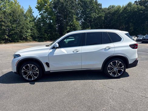 Used 2024 BMW X5 xDrive40i w/ Premium Package AWD/4WD image 9
