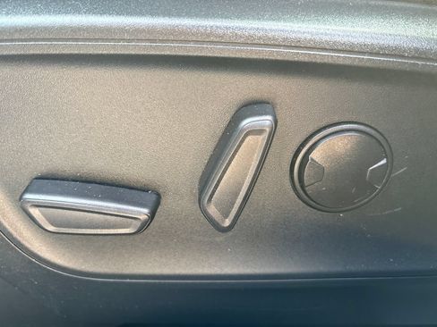 Used 2022 Ford Escape Titanium FWD image 31