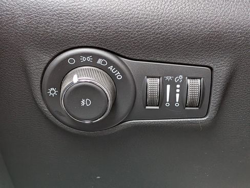 New 2026 Jeep Compass Limited w/ Sun, Sound & Navigation Group image 25