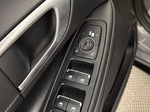 Used 2022 Hyundai Sonata Limited w/ Preferred Accessory Package image 23