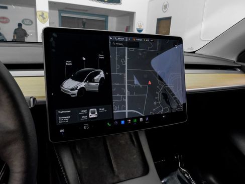 Used 2021 Tesla Model Y Long Range AWD/4WD image 30