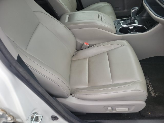 Used 2018 Toyota Highlander XLE AWD/4WD image 9