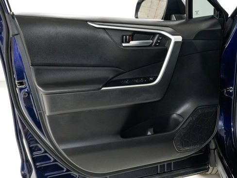 Used 2023 Toyota RAV4 XLE Premium image 10