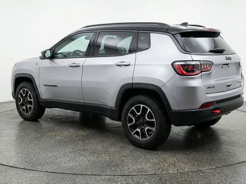 Used 2025 Jeep Compass Trailhawk AWD/4WD image 6