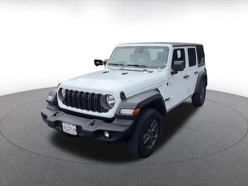 Used 2025 Jeep Wrangler Unlimited Sport AWD/4WD image 7
