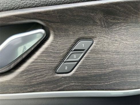 New 2025 Jeep Grand Cherokee L Limited w/ Luxury Tech Group II image 23