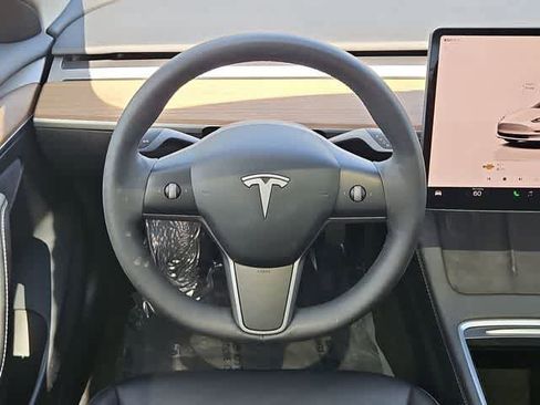Used 2023 Tesla Model 3 Standard Range image 23