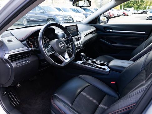 Used 2023 Nissan Altima 2.5 SR FWD image 19