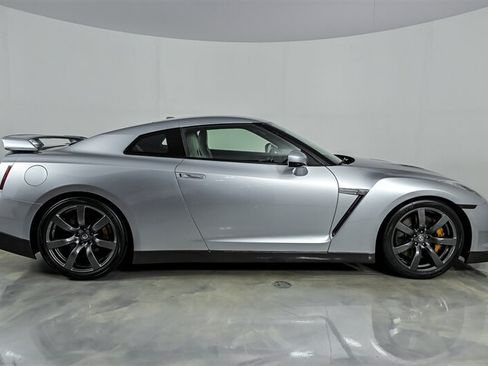 Used 2009 Nissan GT-R Premium AWD/4WD image 10