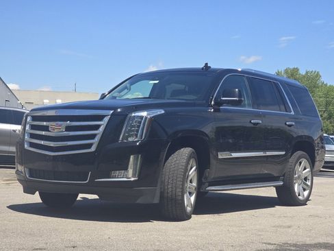 Used 2016 Cadillac Escalade Luxury AWD/4WD image 12