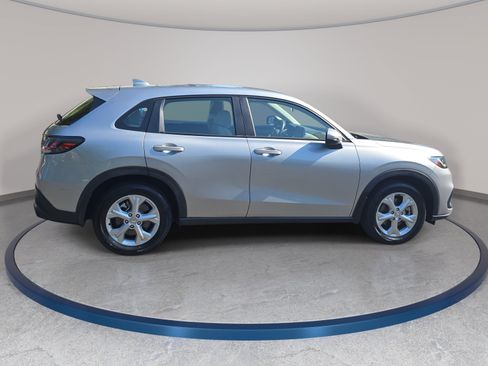Used 2024 Honda HR-V LX image 4