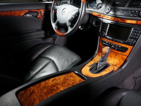 Used 2006 Mercedes-Benz E 350 Sedan image 29