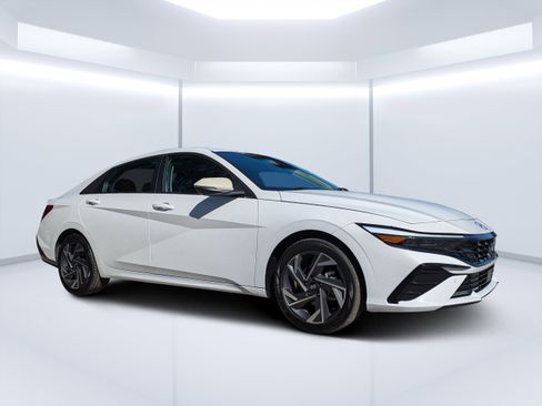 Certified 2024 Hyundai Elantra Limited image 1