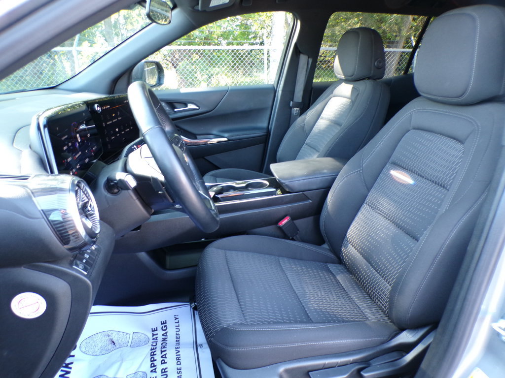 Used 2025 Chevrolet Equinox LT AWD/4WD image 13