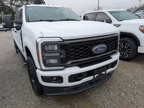 Used 2023 Ford F250 XL w/ STX Appearance Package image 2