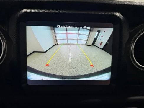 Used 2023 Jeep Wrangler Unlimited Sahara w/ LED Lighting Group AWD/4WD image 16