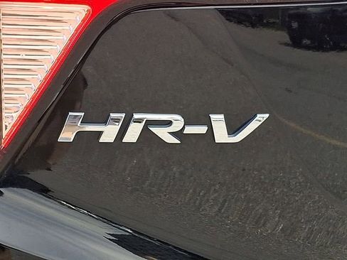 Used 2018 Honda HR-V EX image 29