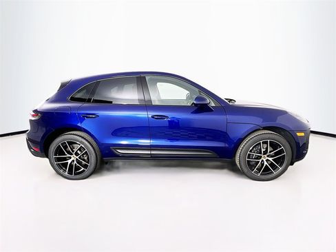 New 2026 Porsche Macan image 8