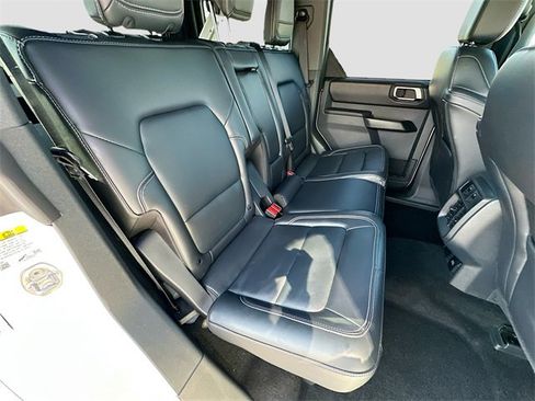 Used 2025 Ford Bronco Outer Banks image 27