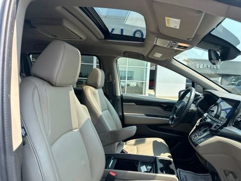 Used 2024 Honda Odyssey Touring image 8