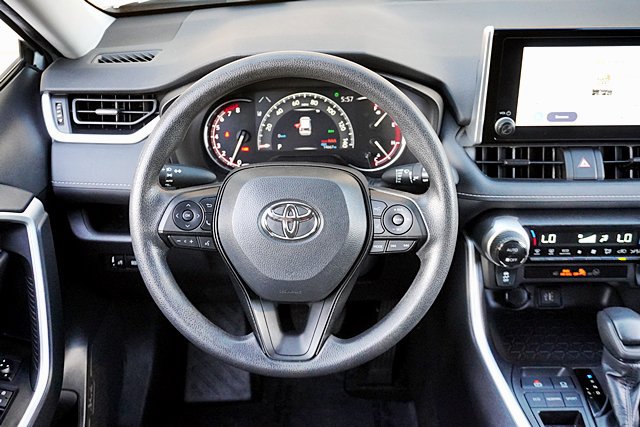 Used 2024 Toyota RAV4 XLE FWD image 24