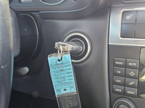 Used 2006 Mercedes-Benz C 230 Sedan image 21