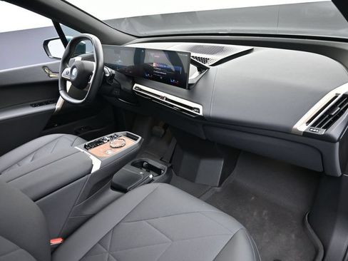 Used 2023 BMW iX xDrive50 w/ Ultimate Package 2 AWD/4WD image 25