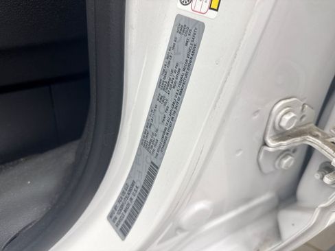Used 2020 RAM 1500 Laramie AWD/4WD image 11