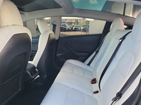 Used 2023 Tesla Model 3 Standard Range image 5