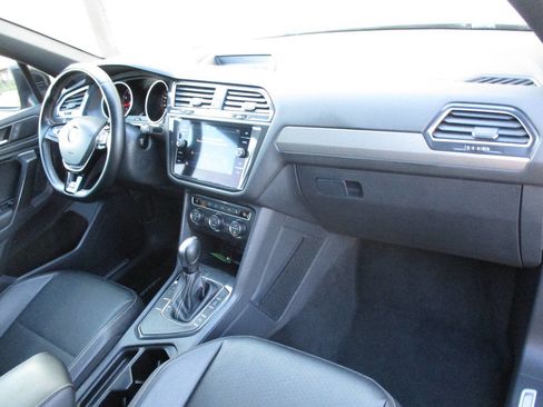 Used 2021 Volkswagen Tiguan SE R-Line image 83