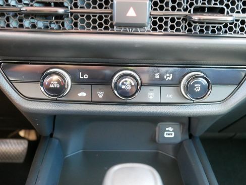 Used 2025 Honda HR-V LX image 23