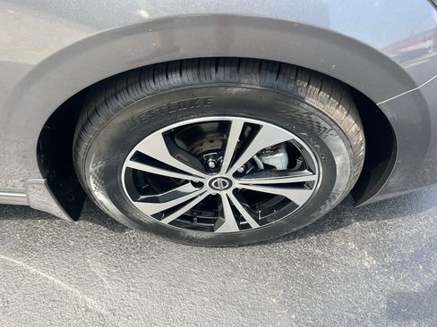 Used 2021 Nissan Sentra SV FWD image 39
