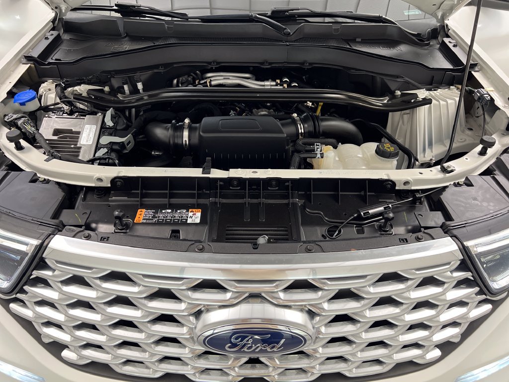 Used 2023 Ford Explorer Platinum w/ Technology Package AWD/4WD image 83