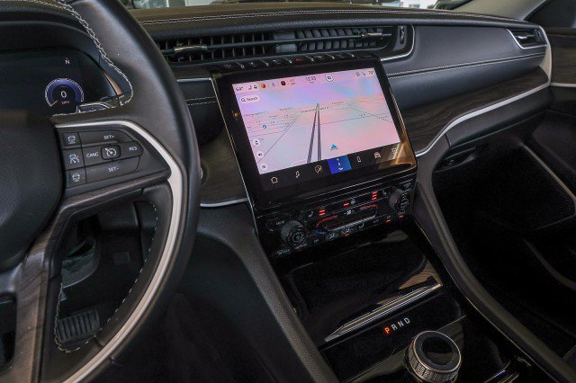 Used 2022 Jeep Grand Cherokee Limited RWD image 12