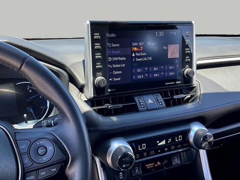 Used 2022 Toyota RAV4 XSE AWD/4WD image 6