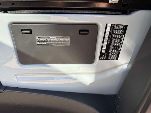 Used 2024 Mercedes-Benz Sprinter 2500 image 18