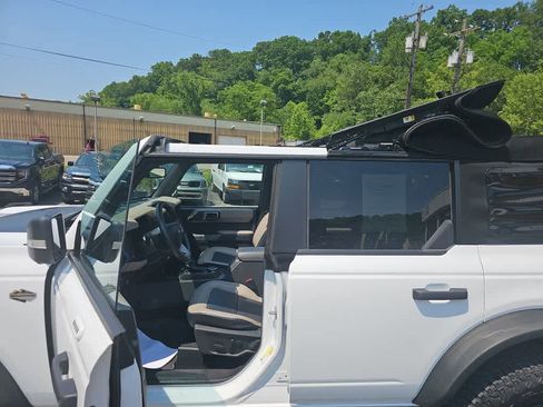 Used 2023 Ford Bronco Wildtrak image 13