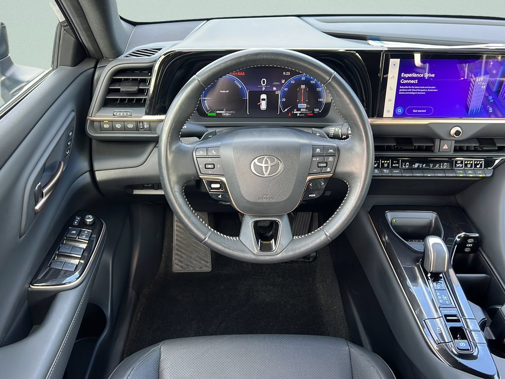 Used 2025 Toyota Crown Signia AWD/4WD image 12
