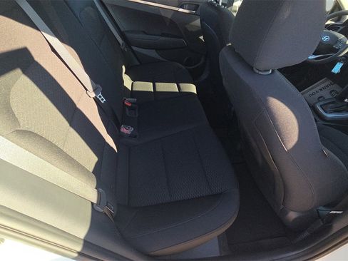Used 2019 Hyundai Elantra SE w/ Cargo Package image 17