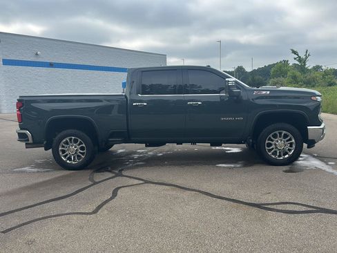 Used 2025 Chevrolet Silverado 3500 LTZ w/ LTZ Plus Package AWD/4WD image 6