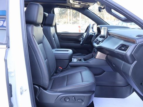 Used 2024 Chevrolet Suburban High Country w/ Advanced Technology Package image 45