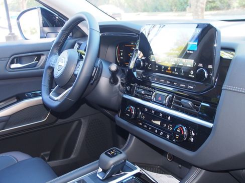 New 2025 Nissan Pathfinder Platinum w/ Cargo Package image 10